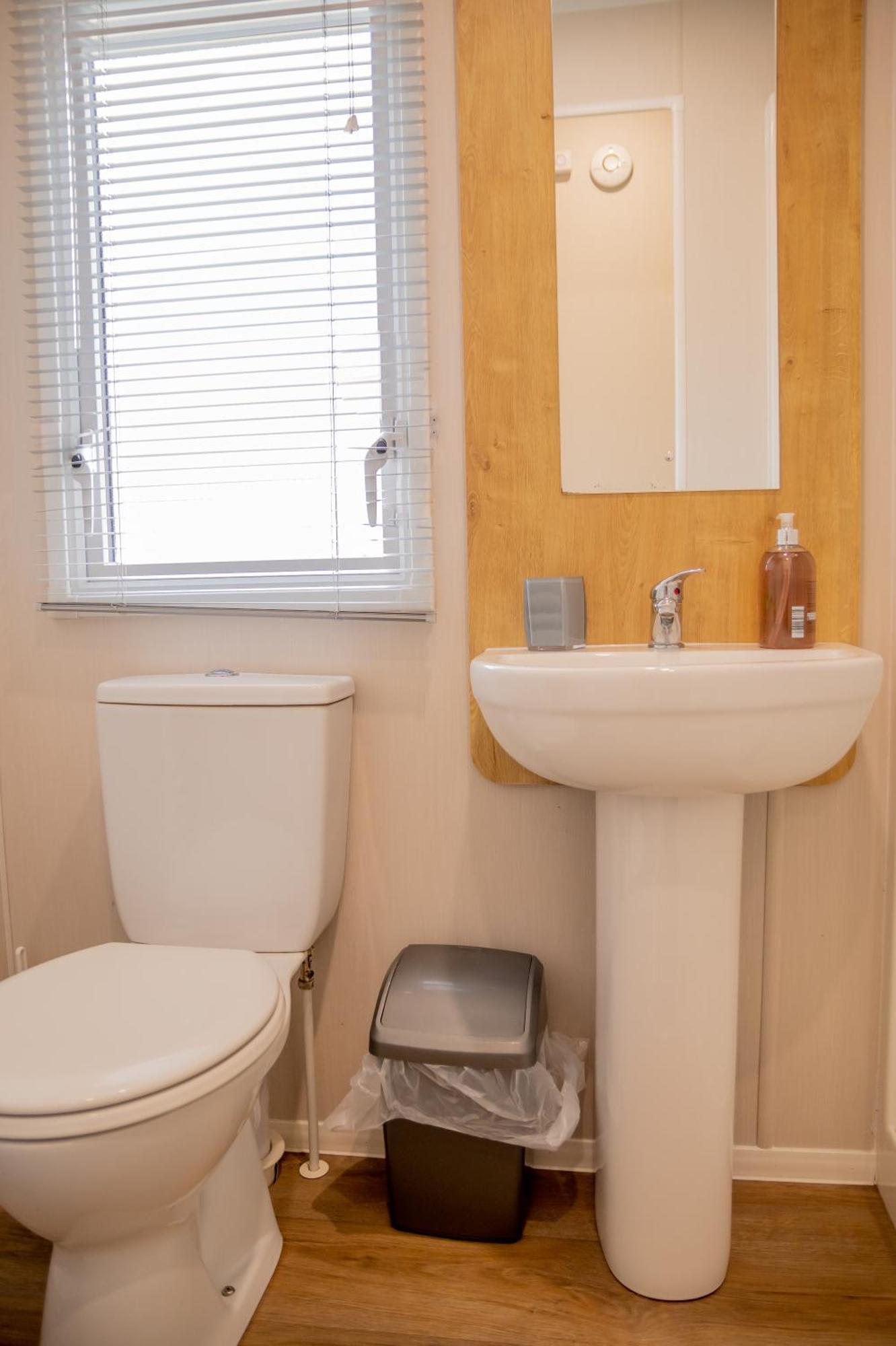 64 Lancaster The Lazy Willow 3 Bedroom Hot Tub Caravan Tattershall Lakes Екстер'єр фото