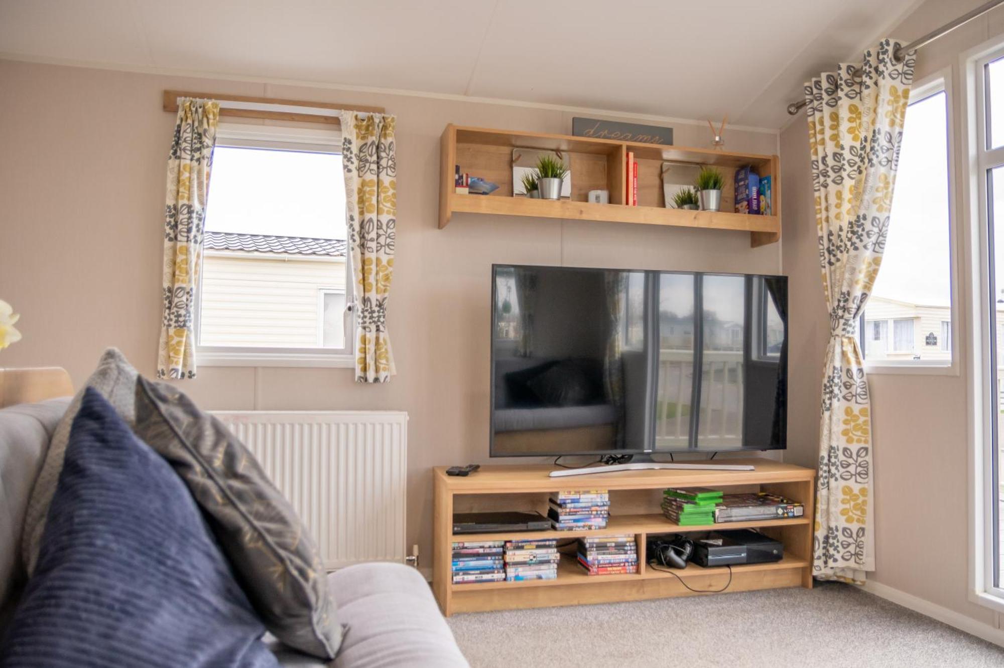 64 Lancaster The Lazy Willow 3 Bedroom Hot Tub Caravan Tattershall Lakes Екстер'єр фото