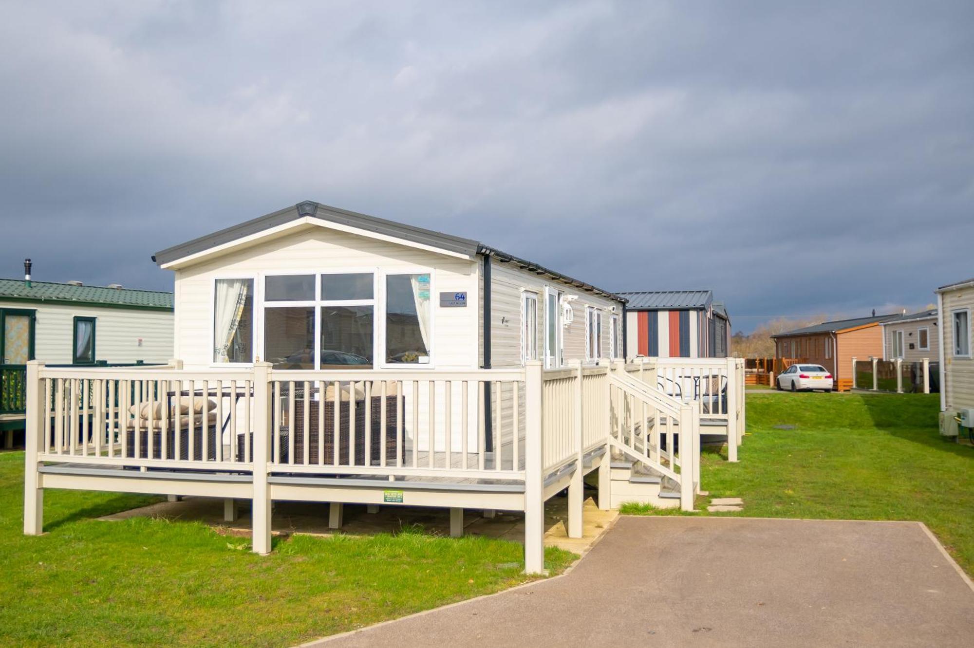 64 Lancaster The Lazy Willow 3 Bedroom Hot Tub Caravan Tattershall Lakes Екстер'єр фото